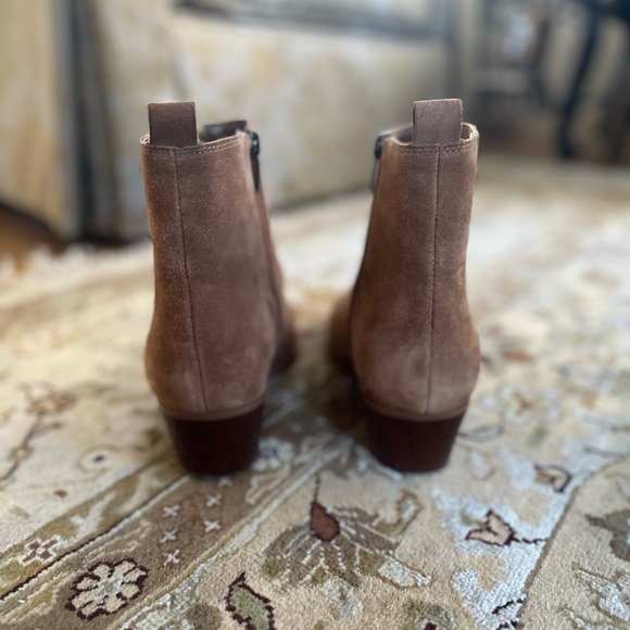 Marc Fisher Women’s Ulora Bootie Western Ankle Tan Suede Size 9.5 - Picture 9 of 13